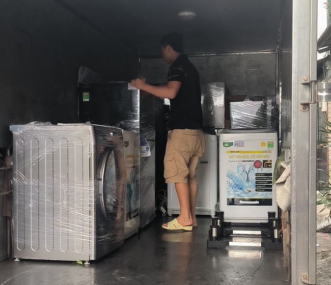 Xe đi thu mua tủ lạnh cũ quận 9 tại Trung Điện Lạnh