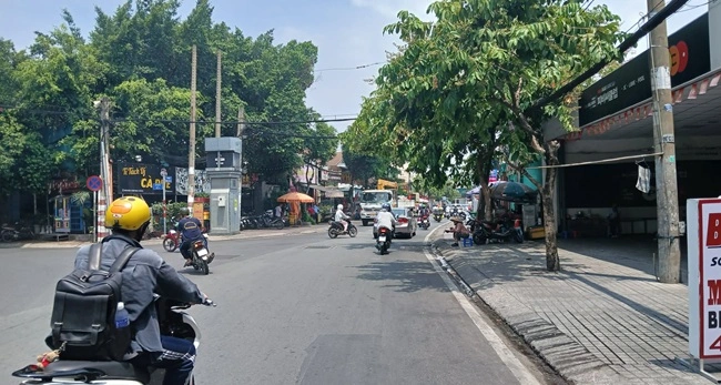 nhân viên thu mua tủ lạnh cũ tại đường Lã Xuân Oai quận 9